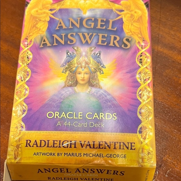 Radleigh Valentine Angel Answers Oracle Cards Deck - Picture 1 of 3